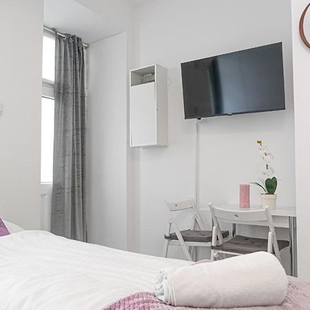 Cozy Room @ Hauptbahnhof - Well Situated & Central Vienna Esterno foto